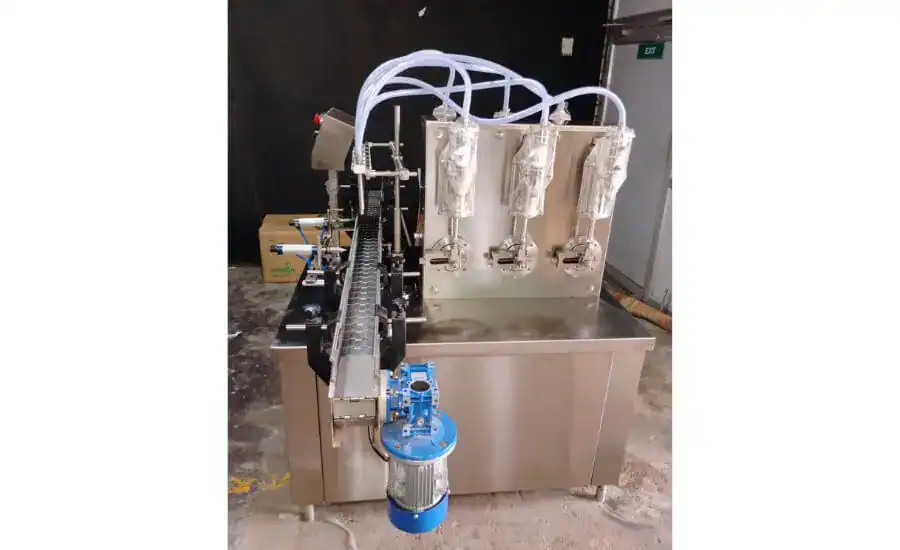 6 Head Piston Filler for Pharma detail view of piston mechanism